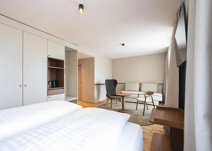 Upside Down Town Neue Post Hotell 4*
