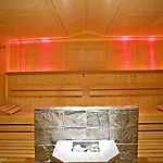 Hotel Upside Down Town Neue Post 4*