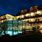 Upside Down Town Neue Post 4* Zell am See