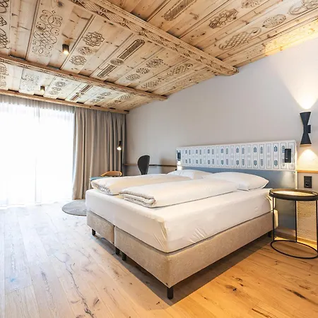 Neue Post Hotel
