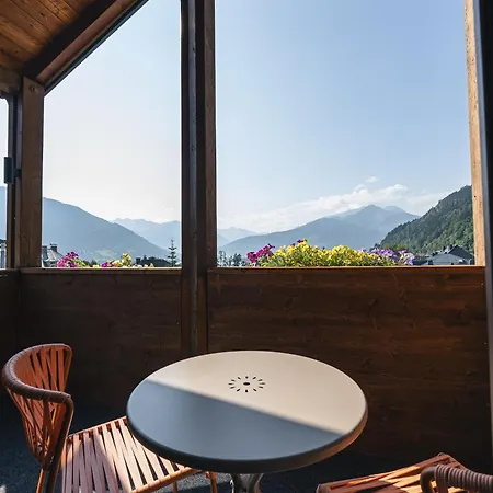 Hotel Neue Post 4*
