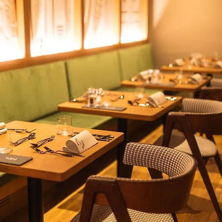 Upside Down Town Neue Post 4* Zell am See