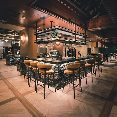 Upside Down Town Neue Post Hotell Zell am See