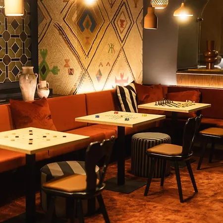 Hotell Upside Down Town Neue Post Zell am See