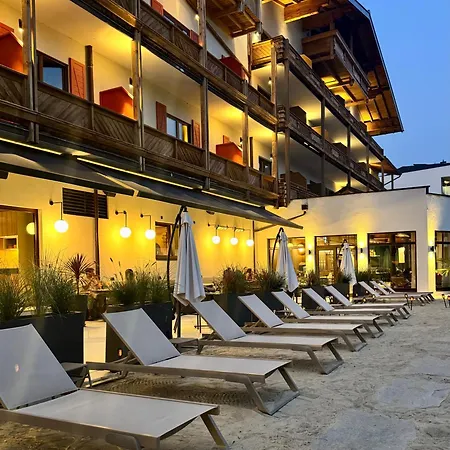 Upside Down Town Neue Post Hotell