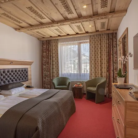 Upside Down Town Neue Post Hotell 4*