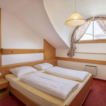 Upside Down Town Neue Post Hotell Zell am See