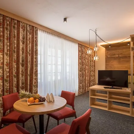 Upside Down Town Neue Post Hotel