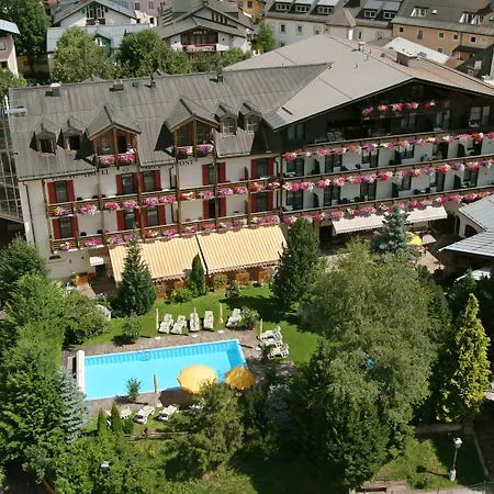 Szálloda Upside Down Town Neue Post Zell am See