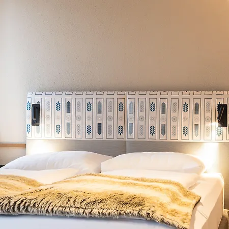 Hotell Upside Down Town Neue Post