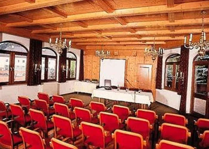 Upside Down Town Neue Post 4* ツェル アム ゼー