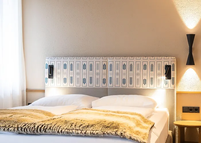 فندق Upside Down Town Neue Post