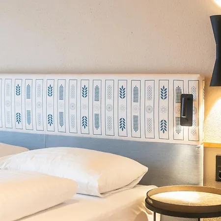 Hotel Upside Down Town Neue Post 4*