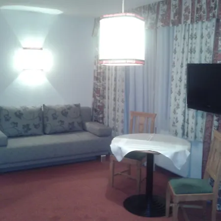 Upside Down Town Neue Post 4* Zell am See